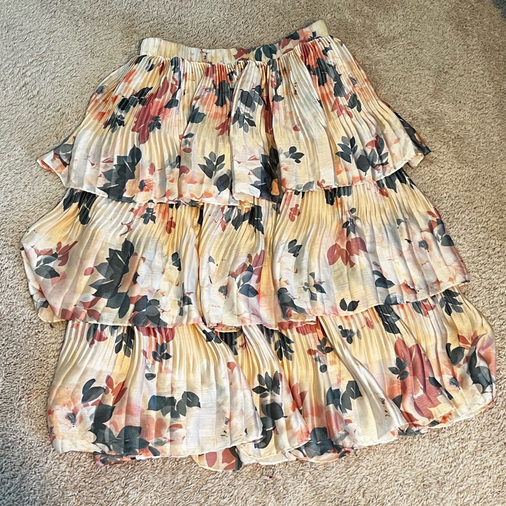Chic Floral Pleated Midi Skirt